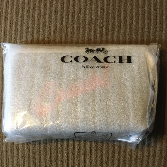 Coach Nolita 19 With Coach Graphic nwt in packaging - Picture 5 of 7